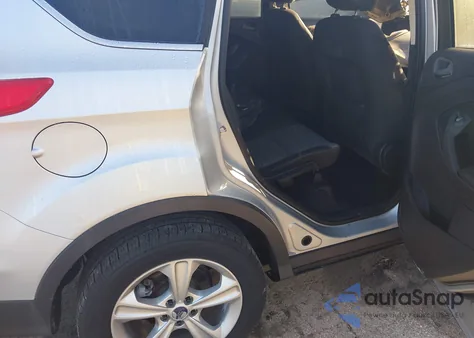 2015 Ford Escape Se z USA, uszkodzony, nr VIN 1FMCU0GXXFUA06339